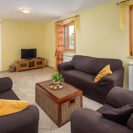 Ulika By Guide Mednjan