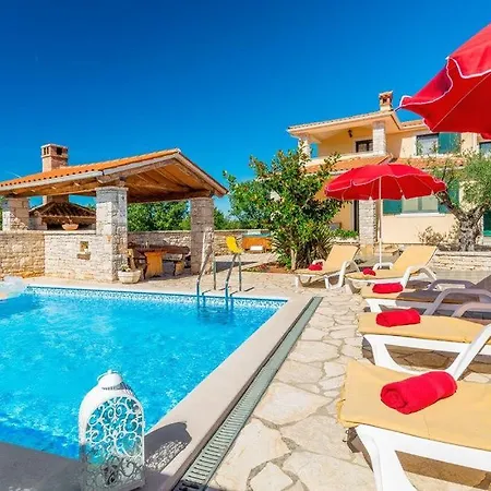 Ulika By Guide * Mednjan