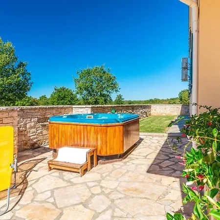 Ulika By Guide Mednjan