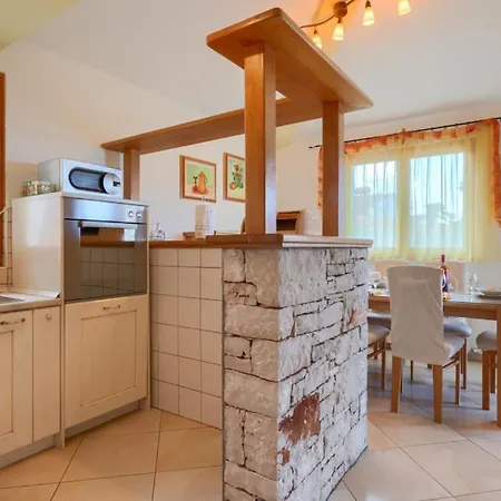 Ulika By Guide Vila Mednjan